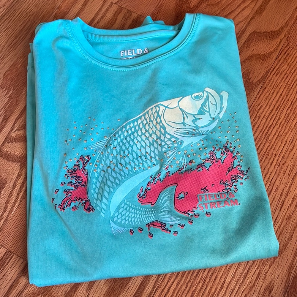 Field and stream athletic moisture wicking long sleeve tee